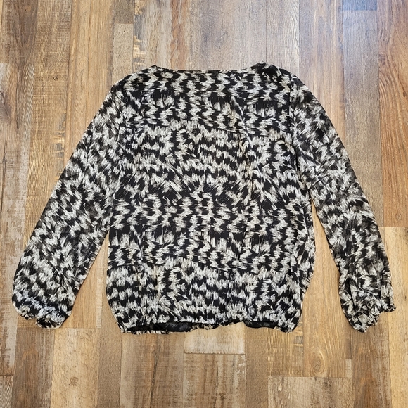 Vince Camuto faux wrap top - Picture 3 of 4